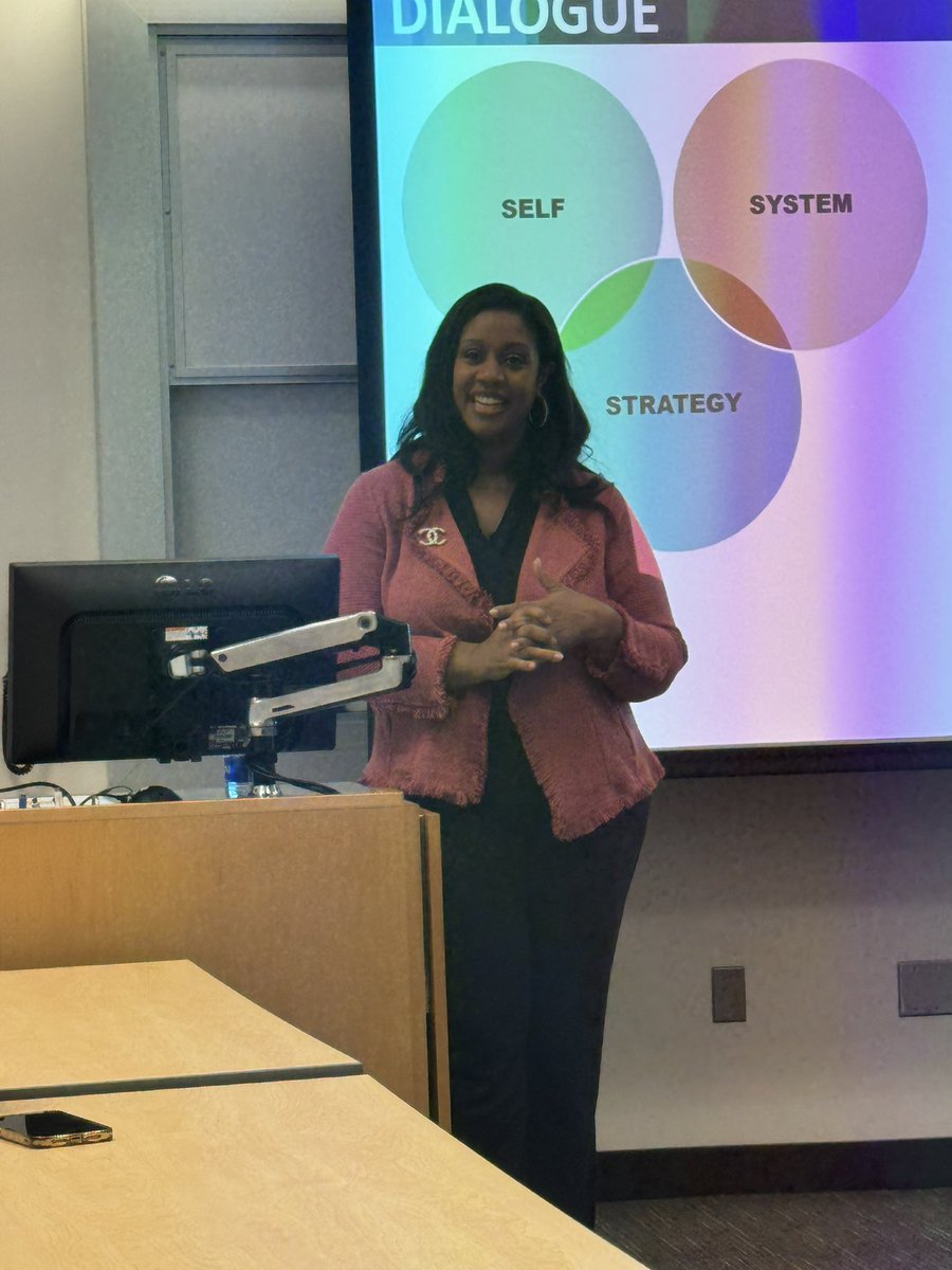 Kicking off Northwestern @McGawGME #HealthEquityWeek with @SurgeonLeader42 laying out her processes for effective and impactful equity leadership in health systems. This woman is a dynamic leader! 👏🏾👏🏾 You can still register for our other events this week t.ly/dpk66