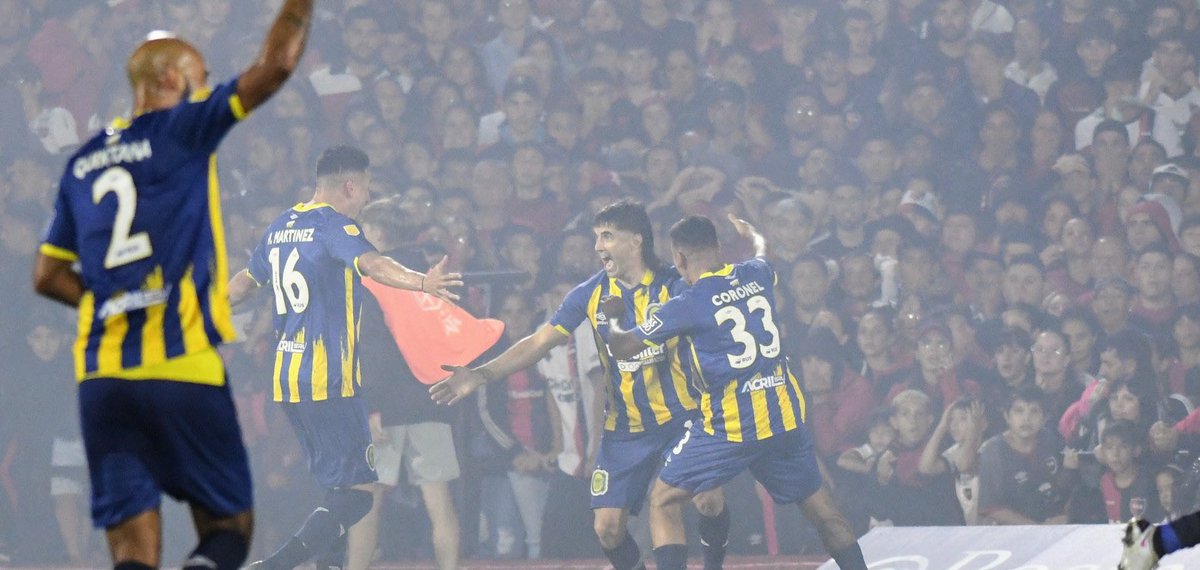 NiMasNiMenosOK's tweet photo. "Es una realidad que tiraban de todo desde la tribuna. Otro jugador no tira el córner o se quedaría en el piso por el botellazo que me tiraron en el gol. Me levanté y no hice ningún espamento. Nos dieron  muchos motivos para hacer tiempo y no lo hicimos" Carlos Quintana https://t.co/V9mTUGsq0p