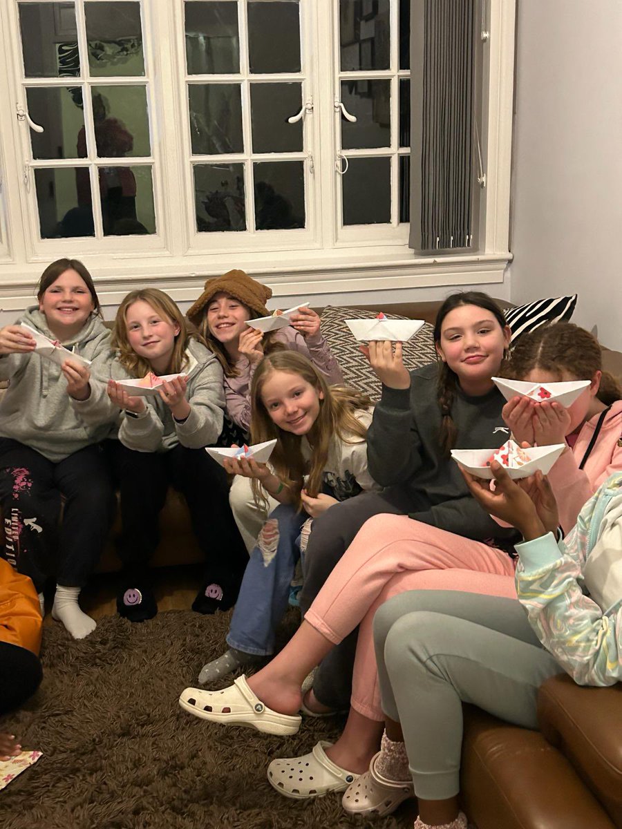 FPSboarders's tweet photo. Thank you Rachael and Lesley for starting off our Lent activities in Hamilton House this evening. A fabulous way to spend our Monday evening. #felstedfamily @HeadFelstedPrep @HeadFelsted https://t.co/cD24faEwkl
