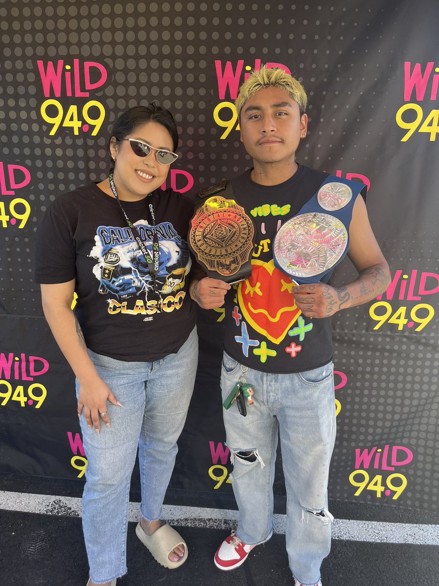 Shout out to #JeyUso for coming thru to #CricketWireless in San Jose with @angelinaonair! #WWE