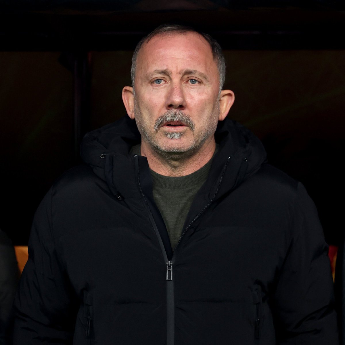 LacivertSariCom's tweet photo. Sergen Yalçın: "Şunu da söylemek lazım. Bu kadar emek, bu kadar mücadele. VAR hakemi ve sahadaki hakem. Yazık. Türk futbolu adına yazık. Yapmayın bunları. VAR sistemi böyle kullanılacaksa hiç kullanmayın. En azından hakem hata yaptı der, geçeriz. Bu hataya girmiyor." https://t.co/wlzGuTnkwB