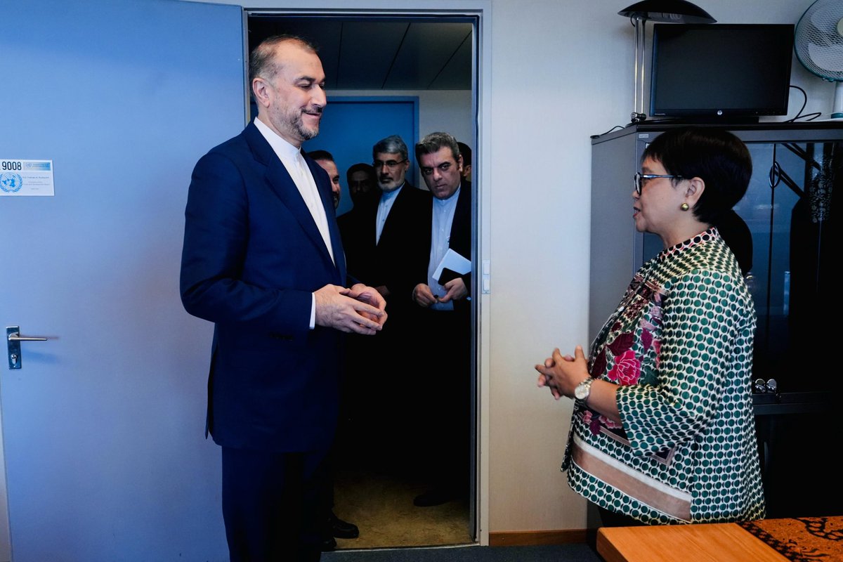 Menlu_RI's tweet photo. A fruitful discussion with FM @Amirabdolahian of Iran (Geneva, 26/2). Pleased to note progress on our bilateral cooperation, inc’l on the issue of women empowerment, health, &amp; research. Shared views on the urgency of ceasefire &amp; unimpeded humanitarian aid access for #Gaza https://t.co/gu8MXR2p7v