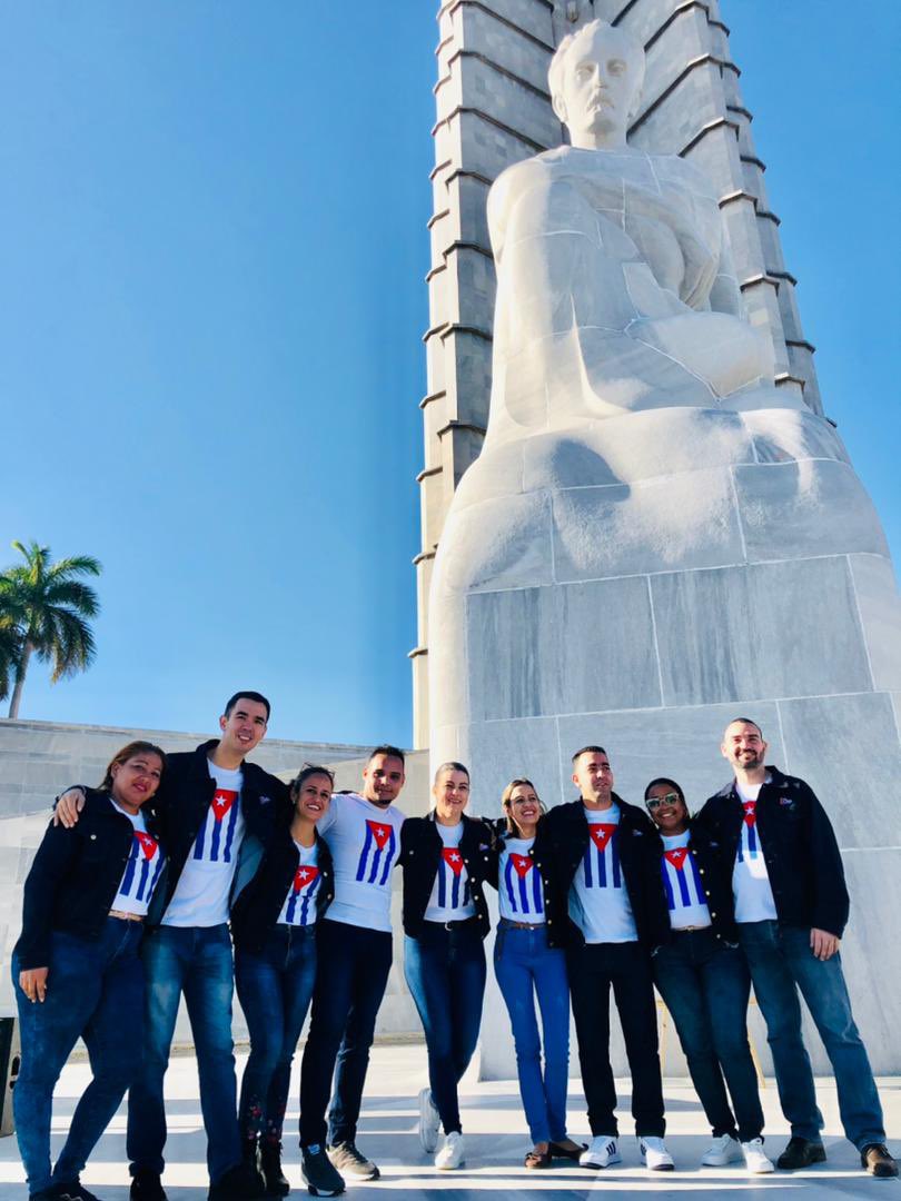 Un fuerte abrazo a los muchachos de la delegación de #Cuba al Festival Mundial de la Juventud, que se celebrará en #Rusia. 

En ustedes va la voz firme de nuestro pueblo. Que se escuche bien alto nuestro apoyo a #Palestina. Y también la condena mundial al #BloqueoGenocida.