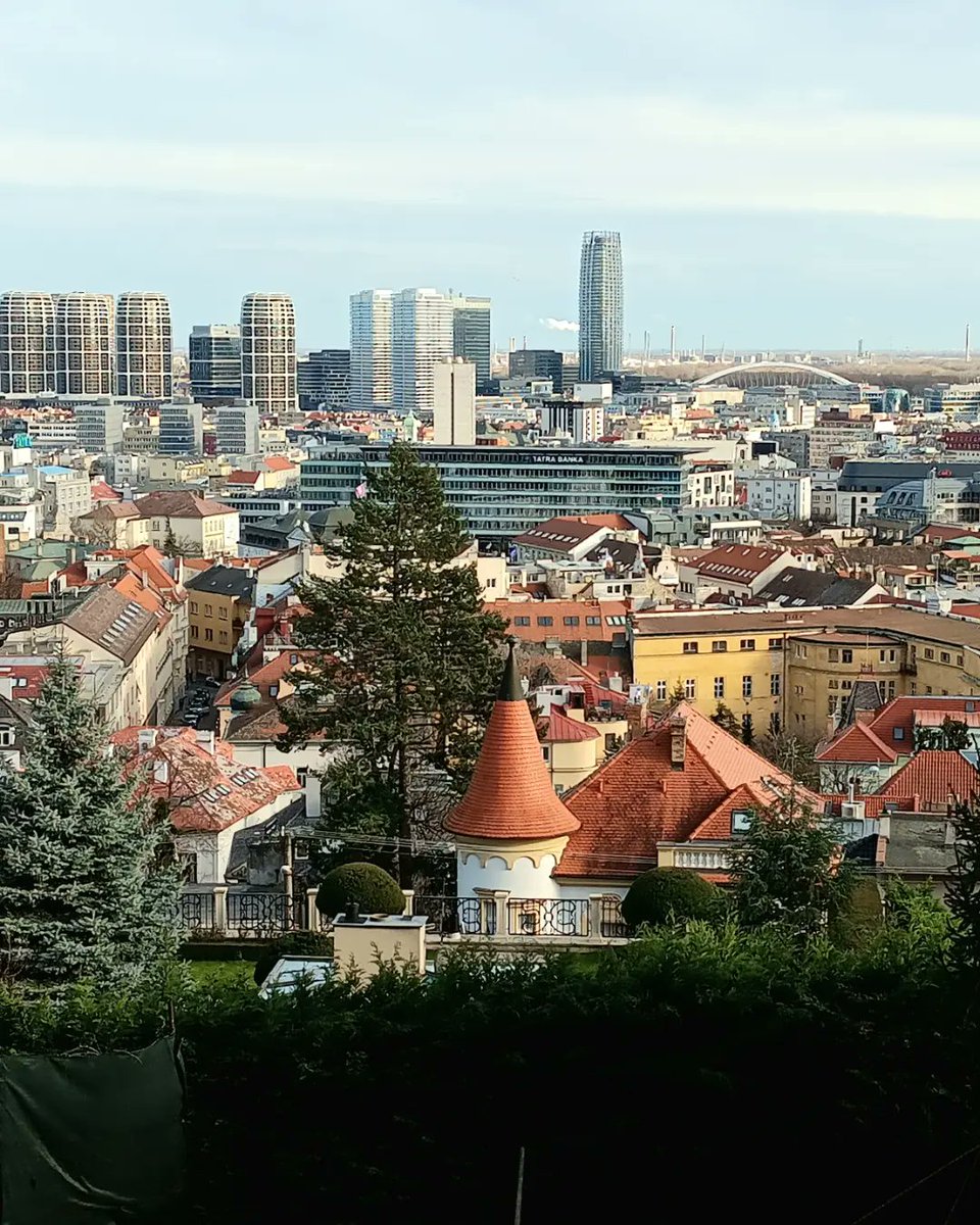 EliutJustus's tweet photo. #Bratislava surprised me. Was a great city and I really enjoyed it.

#gay #travel https://t.co/SAGYw9Kchj