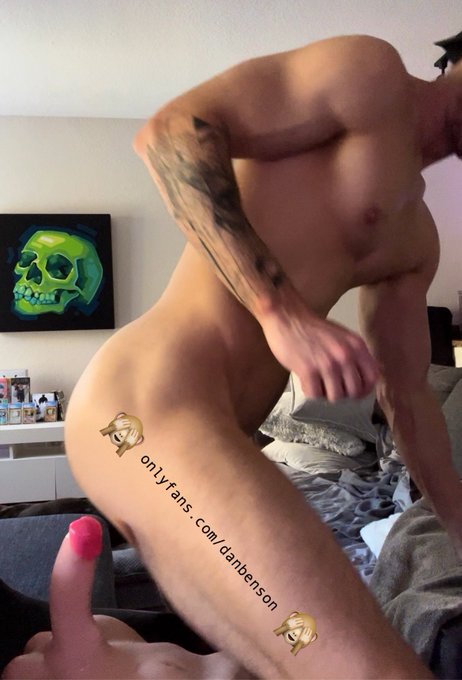 Did it fit?🍆😬 https://t.co/kxau49hFJH