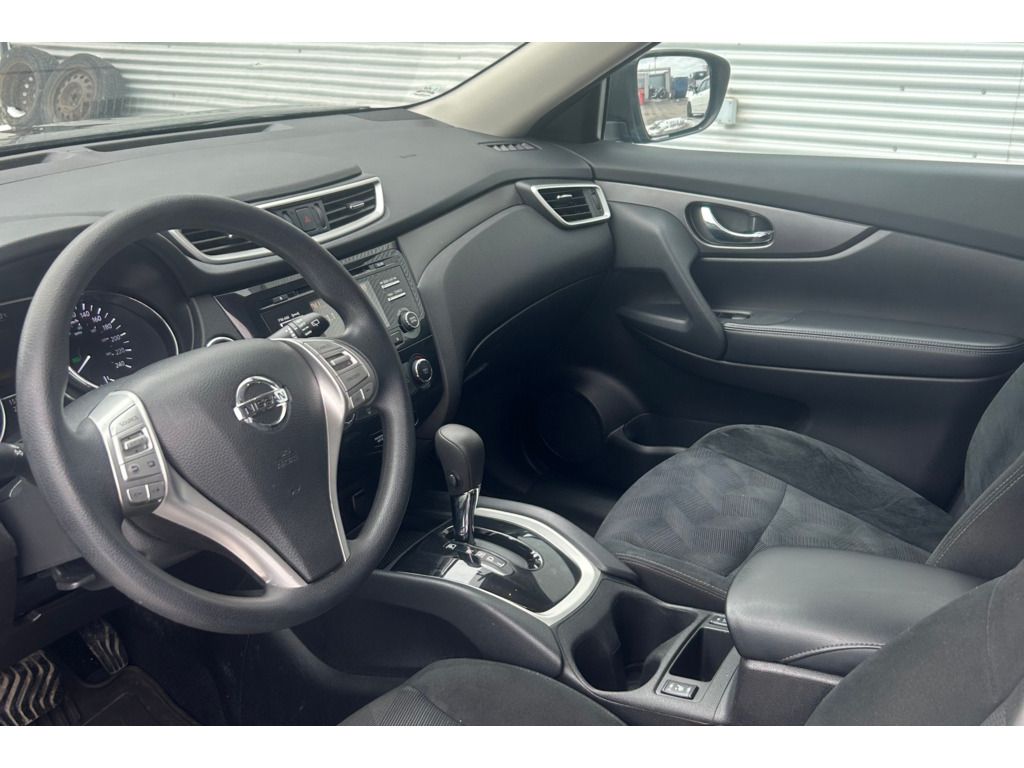 PauletteAuto's tweet image. The 2016 Nissan Rogue SV is a fantastic choice for those looking for a reliable and stylish SUV. With its sleek design and spacious interior, this vehicle is perfect for both daily commutes and weekend adventures. 

More information and photos:
buff.ly/3wu5BaX