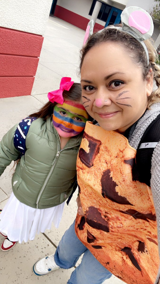 lizmova's tweet photo. Making reading fun!! https://t.co/qMtRCnt62T