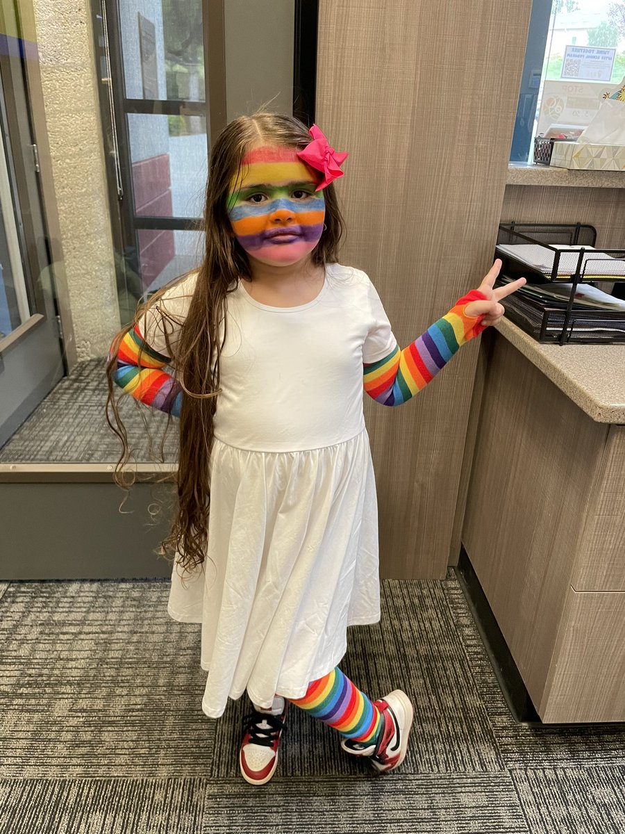lizmova's tweet photo. Making reading fun!! https://t.co/qMtRCnt62T