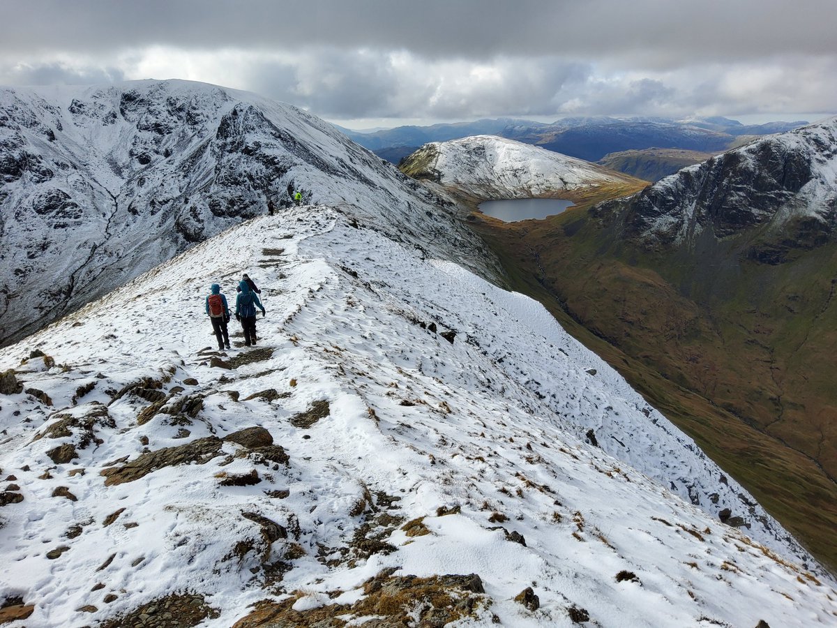 Belting day in the lakes, weather and views stunning given its February, snow and ice kept it particularly interesting from St Sunday Crag to Fairfield, another 6 Wainwright's bagged 👍#wainwrights #LakeDistrict #trail