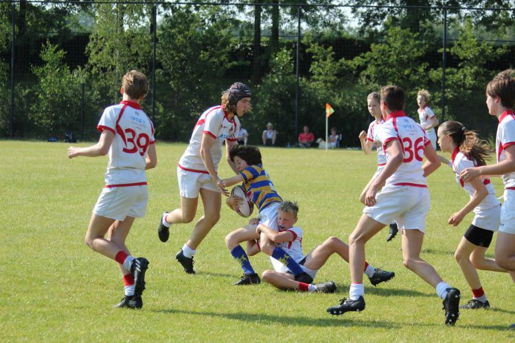 ‘Sportclub van het jaar’ is de Voorburgse Rugby Club! 🏅 In september 2023 verhuisde VRC naar een permanente locatie. 🏉 Er wordt hard gewerkt om iedereen warm te ontvangen, activiteiten te organiseren en het nieuwe clubhuis door te ontwikkelen. Gefeliciteerd!! 🎉 #SportprijsLV