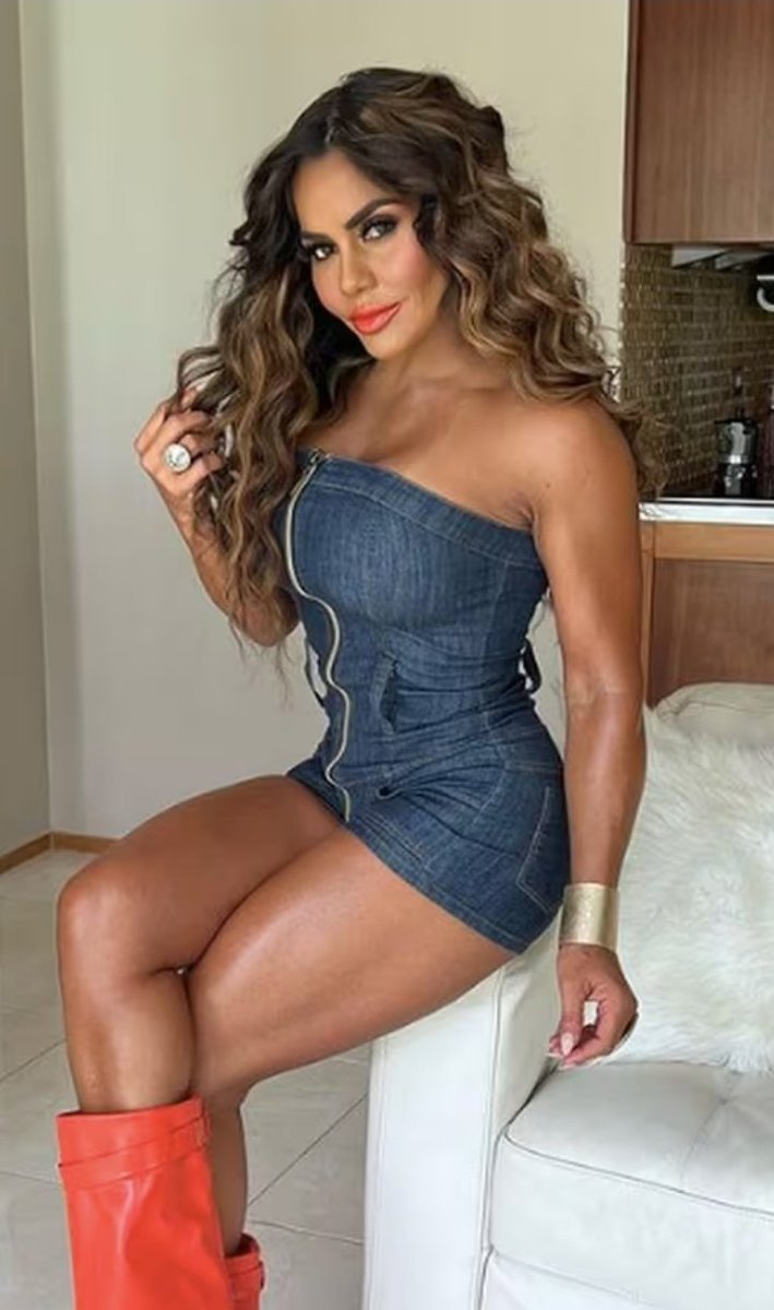 Greenykei06's tweet photo. Nos levantamos más Fuertes para apoyar a nuestra Reina
Todos tus Huracanes seguimos Apoyandote te enviamos un fuerte abrazo🫶 Arriba Campeona💪🦾
#TeamTierra  🌎🌱🐔🌎🌱🐔
#HuracanBoricua 🌬🇵🇷🌀🌪
#MaripilyRivera 👸👑👸👑#MaripilyGanadora 🏆🏆🏆🏆
#Los Más Picantes🌶🖤🌶🖤 https://t.co/LGIpLvYXwK
