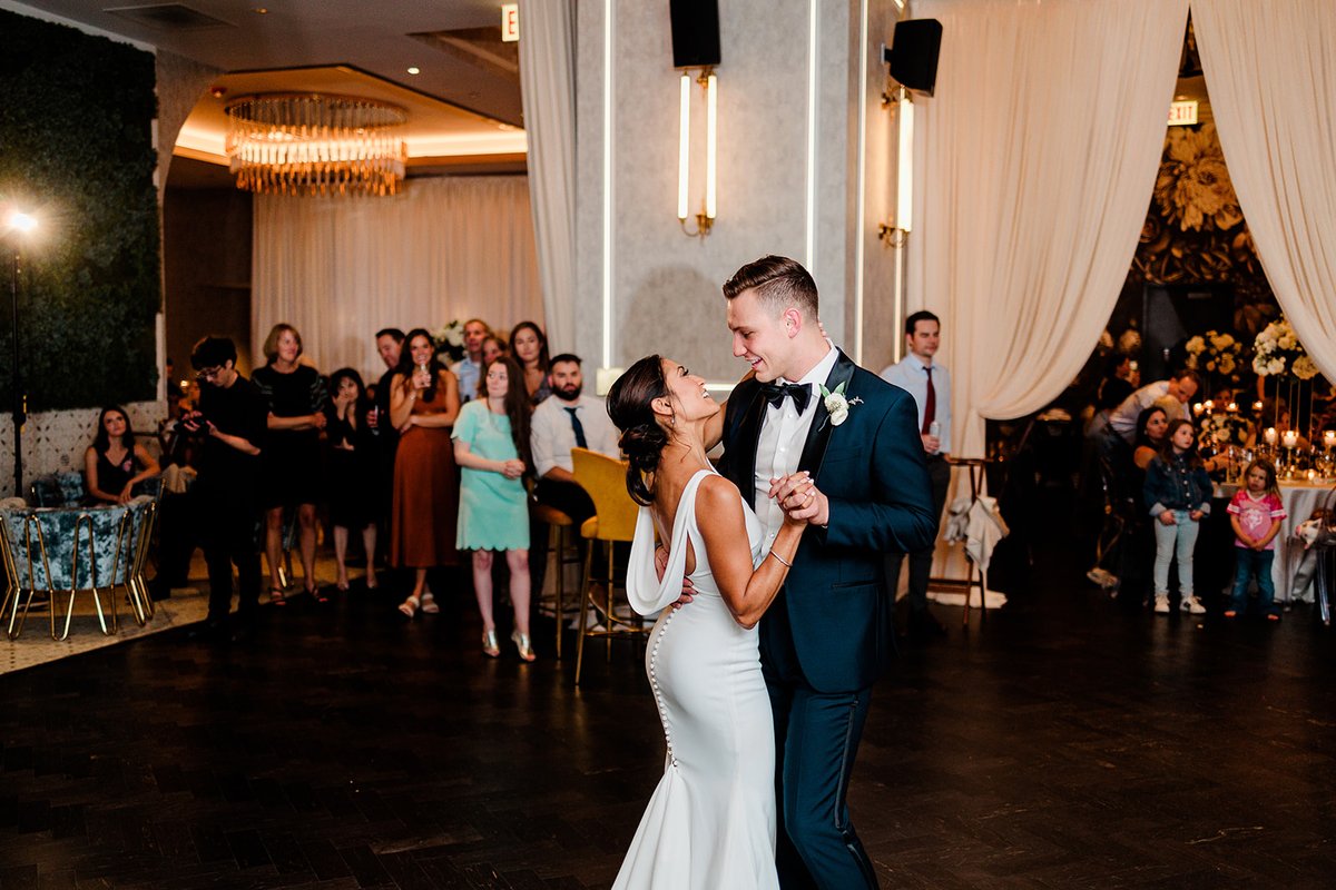 LMStudioChi's tweet photo. This is the beginning of an everlasting love story 💕

📸 Fox &amp; Ivory

#lmstudiochi #chicagoeventvenue #weddingday #chicagoweddings #weddingphotography #chicagobride https://t.co/l5xd99MA8r