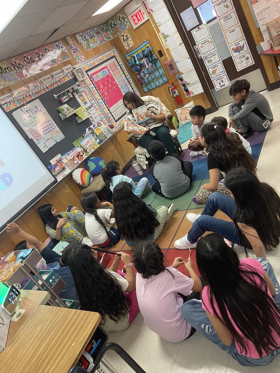 Thank you <a href="/Tellez_Stephani/">Stephanie Tellez</a> for coming to read to my classroom for Dr. Seuss week (read across America) we loved the stories and the books for our classroom🫶🏻 #fishertigers <a href="/pisdesela/">PISD Elementary Language Arts & Reading</a>