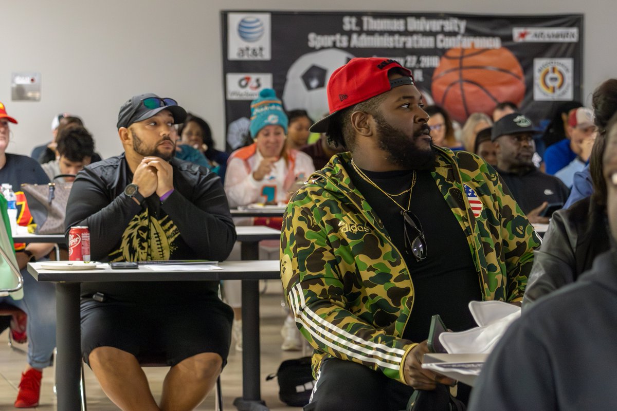 Big shoutout to Andre Jaimot and Hakeem Muhammad from @BankofAmerica for educating our #OBShowcase parents on financial solutions for their future college students!

#OrangeBowlCares