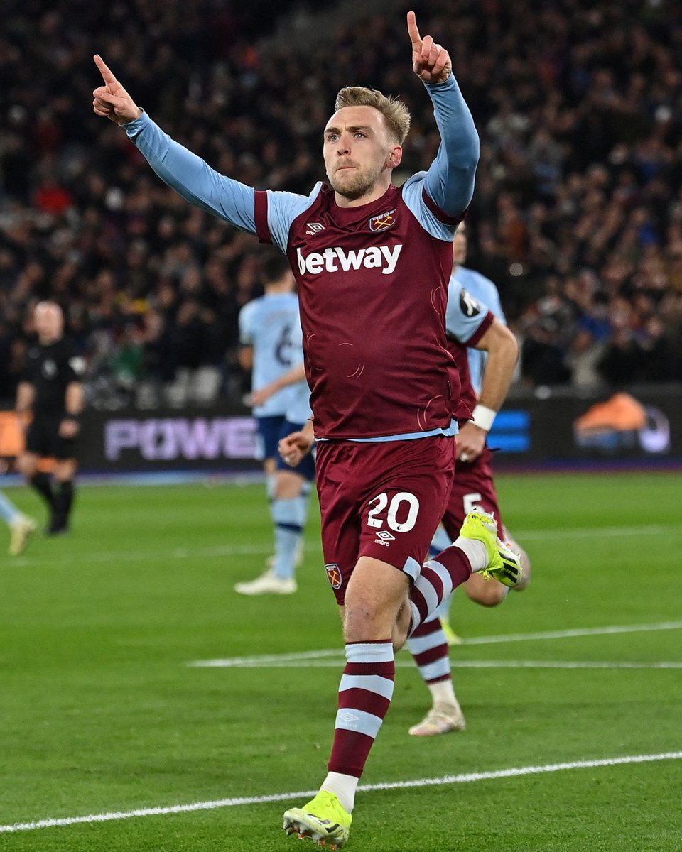 Dream start for @WestHam!

Jarrod Bowen scores an early brace and the Hammers find themselves with a two-goal lead 🎉

#WHUBRE
