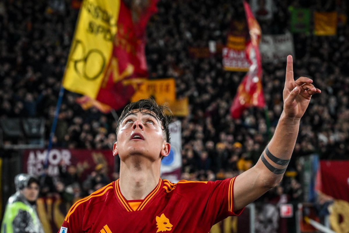 Dybala: “Ringrazio i tifosi, anche oggi, di lunedì alle 6 di pomeriggio lo stadio era pieno di nuovo”

#RomaTorino #ASRoma