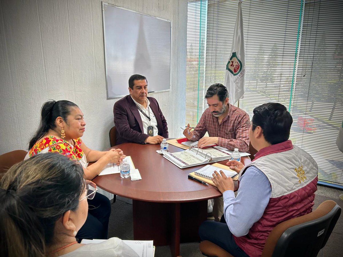cejavOficial's tweet photo. CEJAV y el Instituto Veracruzano de Asuntos Indígenas coordinan esfuerzos para fortalecer los sistemas normativos en las regiones indígenas del Estado.

https://t.co/xkBdiMmzNW

#juntoshagamosmasc #mascveracruz #cejav https://t.co/hFruUc8BDd
