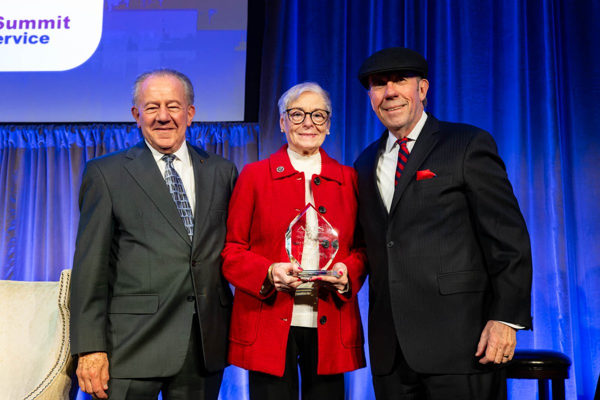 aptstweet's tweet photo. Congrats to fmr Friends of Thirteen leader Dorothy Pacella for receiving the Brugger Award!
"No one has played a more effective role, over a longer period of time, marshaling grassroots support for the work of public TV," said @PatAPTS: https://t.co/3LTsOQ1D3y #APTStheSummit https://t.co/mKrczZz9fT