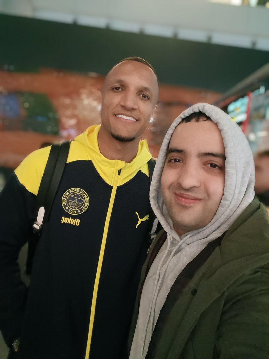 AbdullahSelukh2's tweet photo. 💛💙 https://t.co/hFywvzSLL4