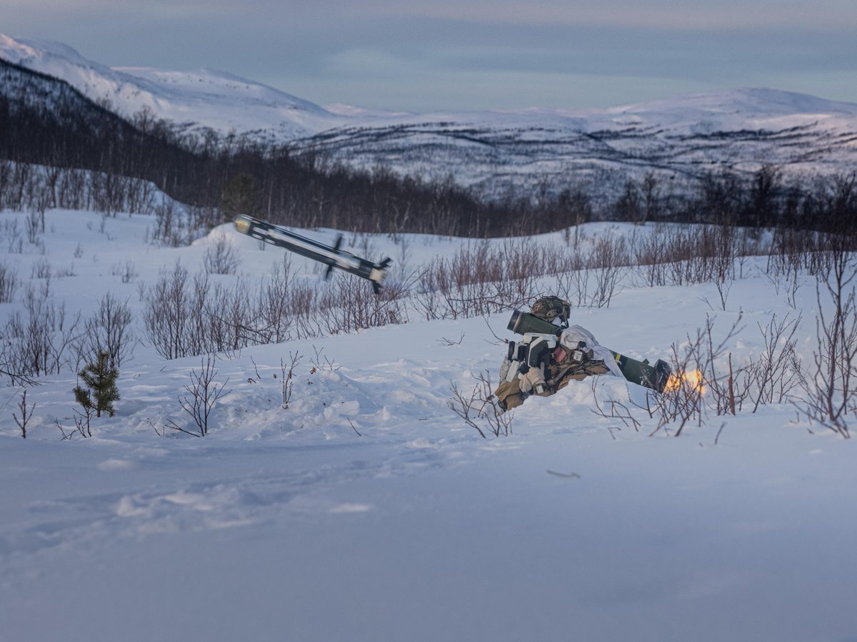 #Marines with @2dMarDiv fire an FGM-148 anti-tank missile during a javelin range in preparation of Nordic Response 24 in Norway, Feb 23. 

Nordic Response is designed to enhance allied cooperation in high-intensity warfighting in a challenging arctic environment. 

#USMC