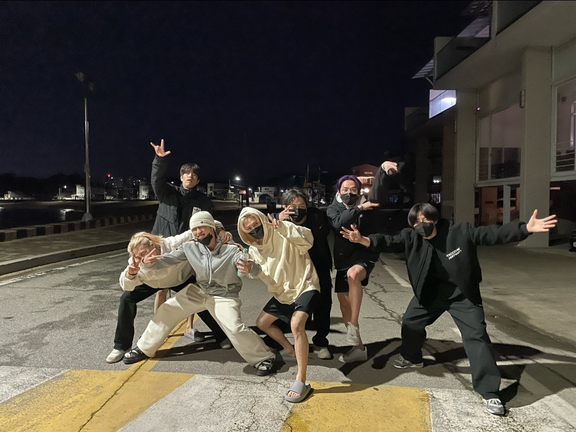 skzbbl_'s tweet photo. [240227] 💬🫧🐺 5:15-5:16 AM KST

[📸]

Siempre me hacen sonreír

Los protegeré para siempre https://t.co/p2AggPBSz3