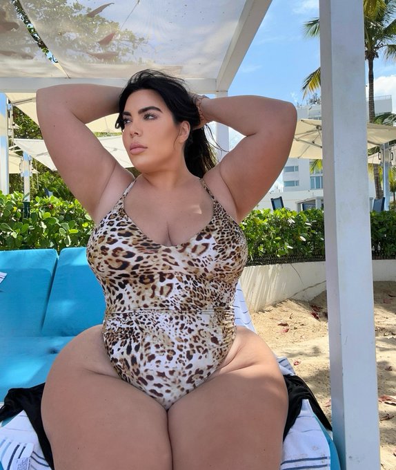 Let&rsquo;s go somewhere warm https://t.co/8iIvz73iFd