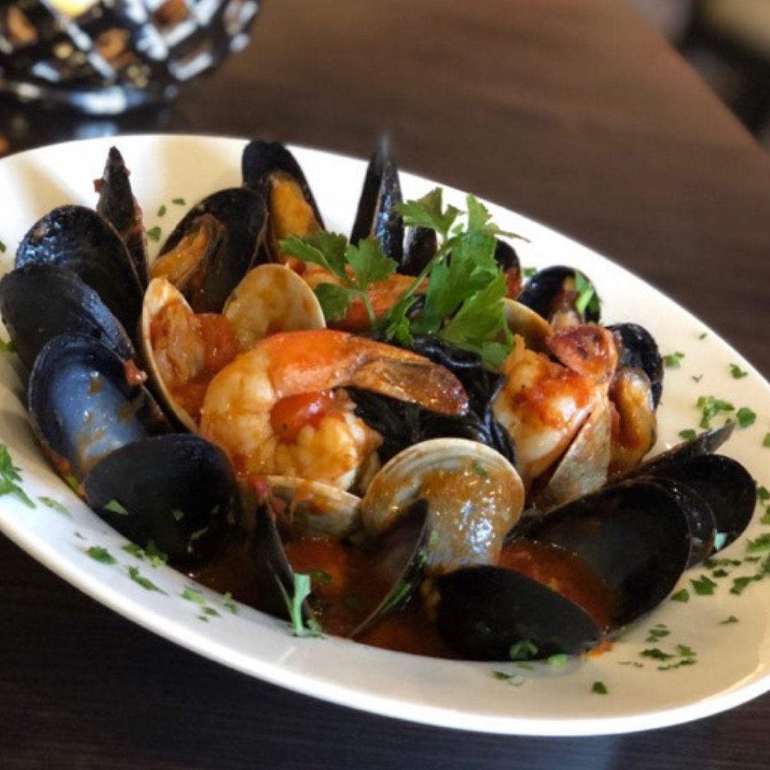 VMBistro's tweet photo. Indulge in luxury on Saturday nights at VM Bistro, where exquisite dining meets the night's vibrant energy. #VMBistro https://t.co/2oU4rKVAfQ