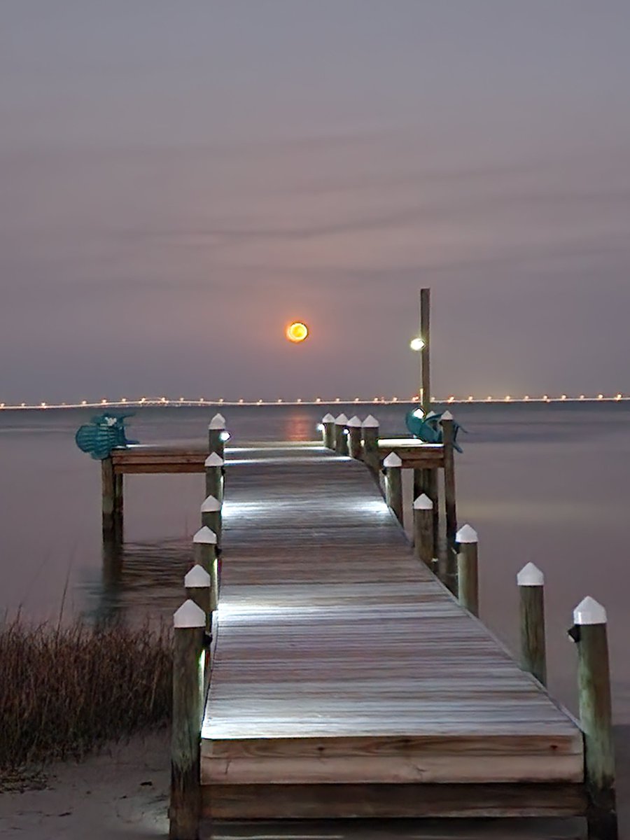 The moon 🌕  Pensacola Bay