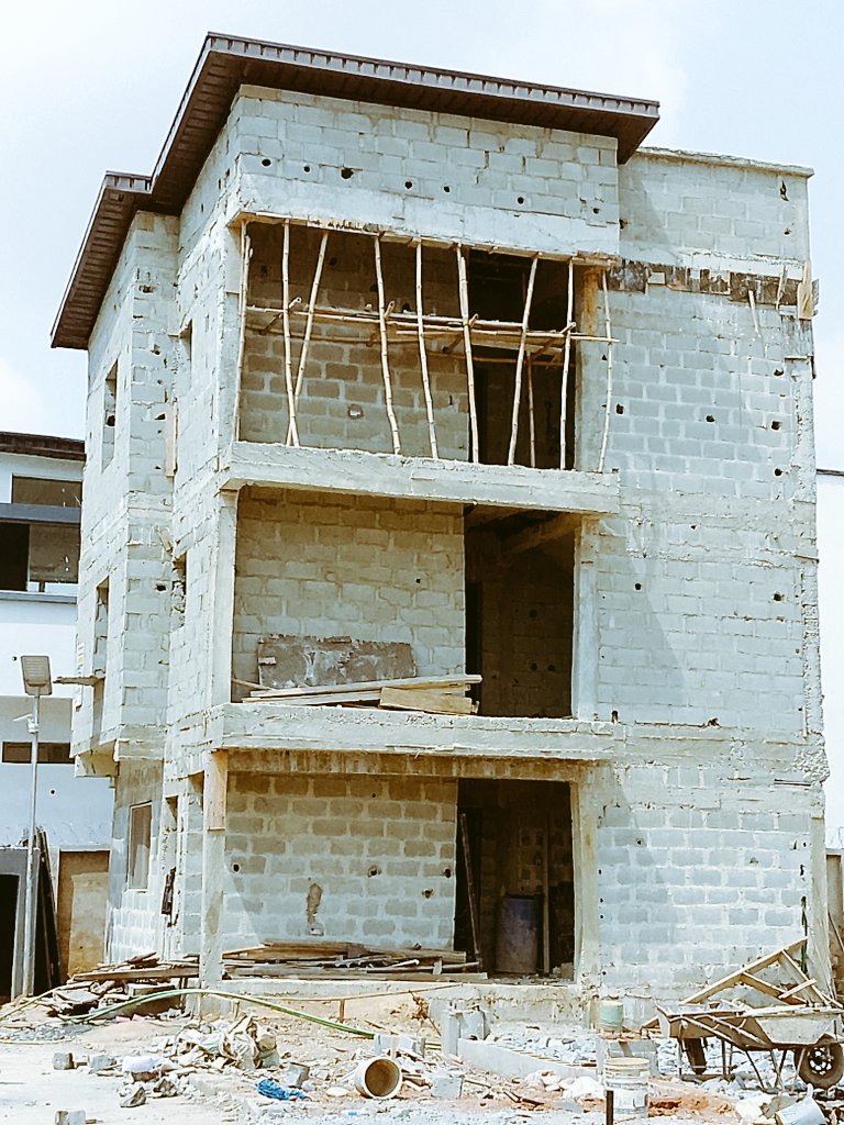 Collyrosy's tweet photo. @omokaaroojire An Architect, deals in design and  construction of buildings, also deals in supply of sandcrete blocks, interlocking paving stones and increte floor stamping on and around lagos https://t.co/WCAMBlCIQB