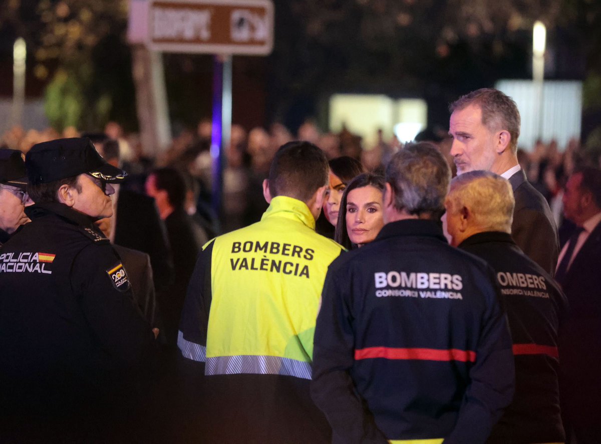 mjosecatala's tweet photo. Muy agradecidos a https://t.co/bZm7IaKACA. los Reyes por su apoyo a los afectados del incendio de Campanar, así como a los equipos de seguridad y emergencias que han trabajado sin descanso durante los últimos días. https://t.co/QLSpghzZyj