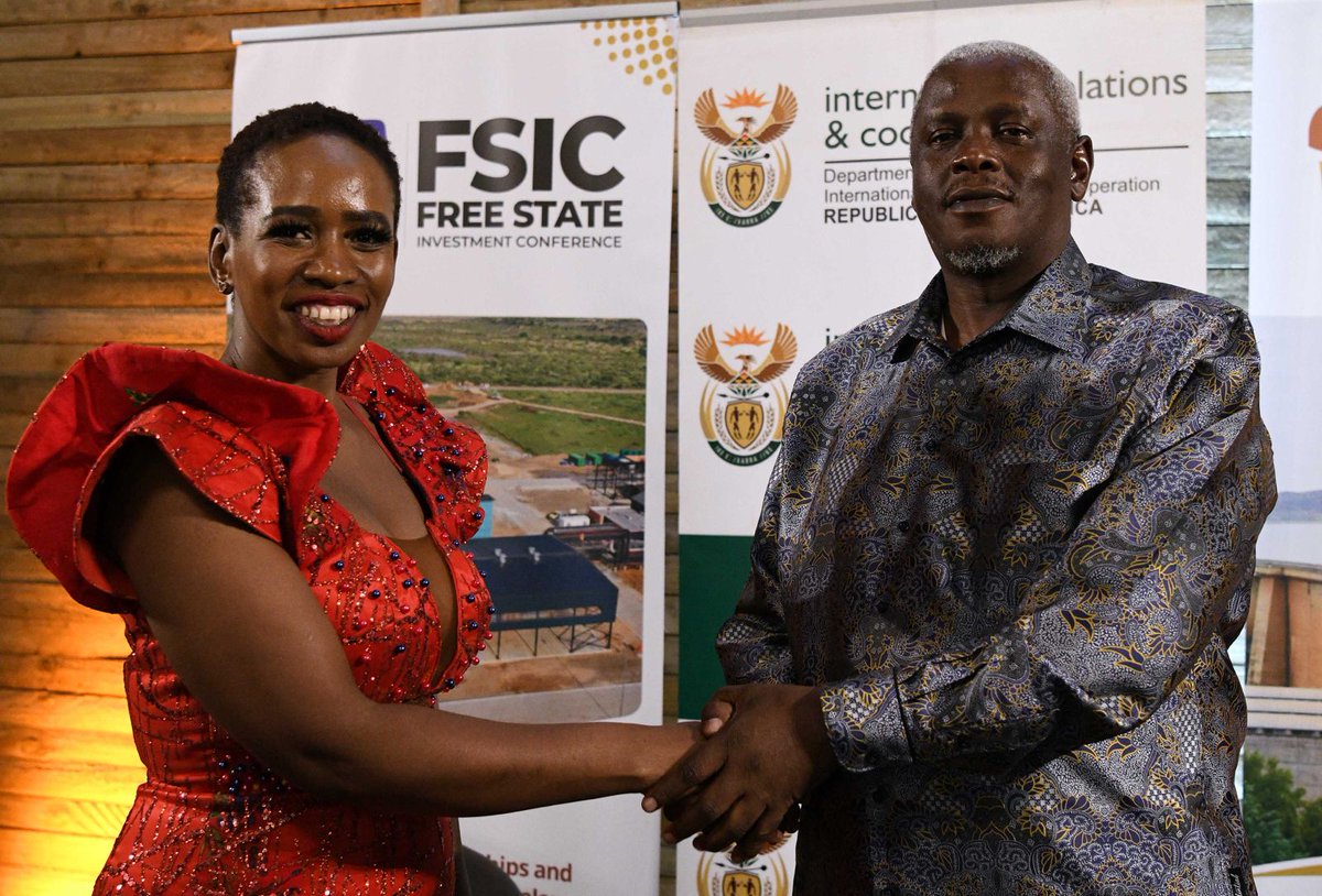 DIRCO_ZA's tweet photo. It is expected that the 2nd #FSIC will focus on the Province’s unique offerings of key investment opportunities across several vital economic sectors & highlight the Free State’s unique advantage & positioning in attracting Foreign Direct Investment into SA.
#AfCFTA
#DIRCOPPP https://t.co/1x3P4JQ5U7