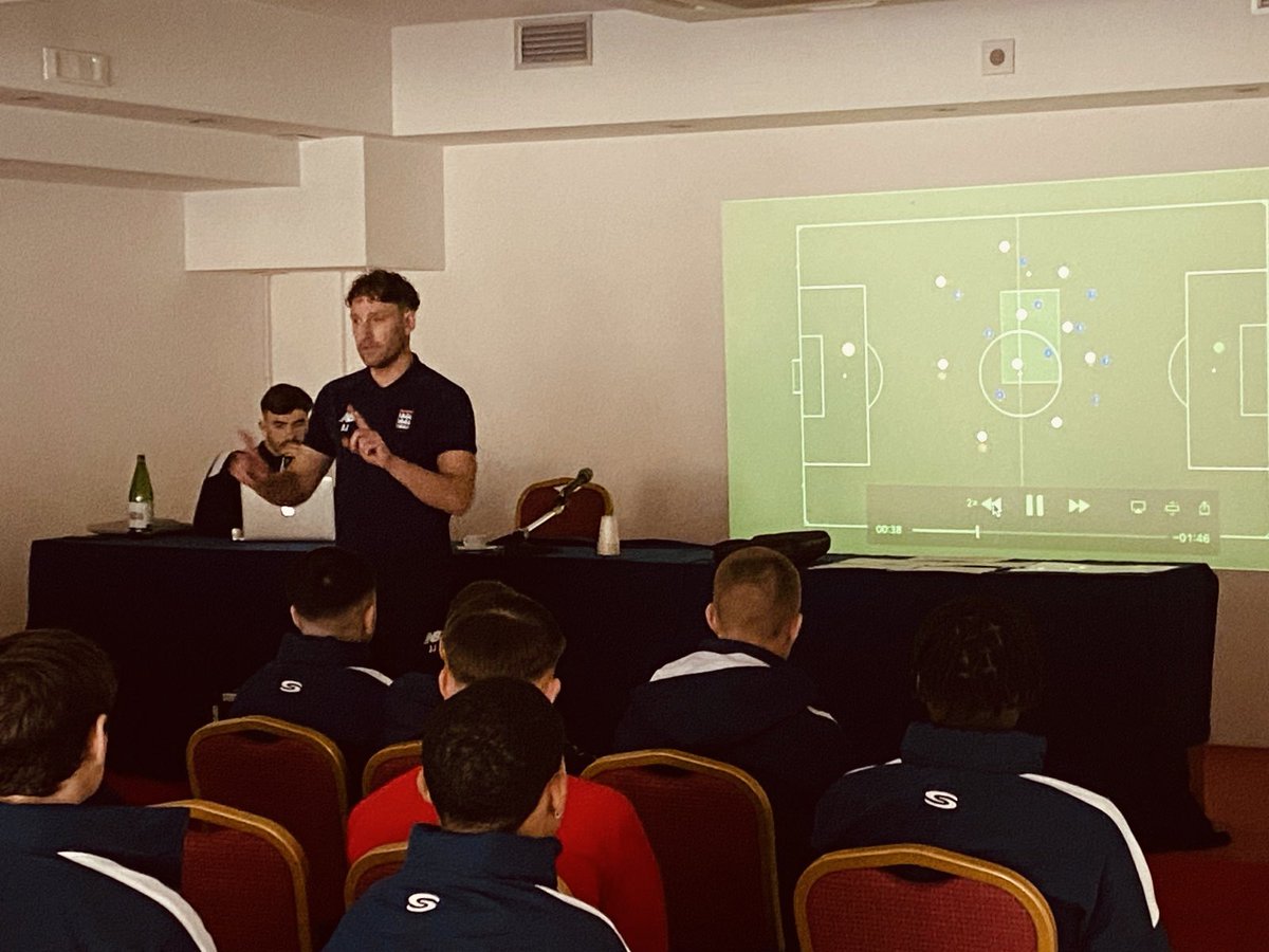 Andy Jones tweet media