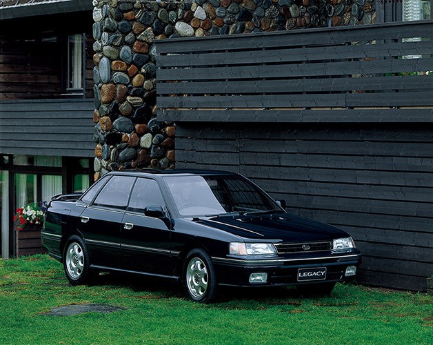 SUBARU_CORP's tweet photo. 今月は初代 #レガシィ の発売から35年！

「気持ちのよい走りができるクルマ」を理想とし、エンジン、車体をゼロベースで開発。その後30年にわたりスポーツエンジンとして活躍することとなるEJ20水平対向エンジンを搭載したレガシィが誕生。

ぜひコメントで一緒にお祝いを！
 https://t.co/QzvAKqenmA https://t.co/S9u8vz5sPR