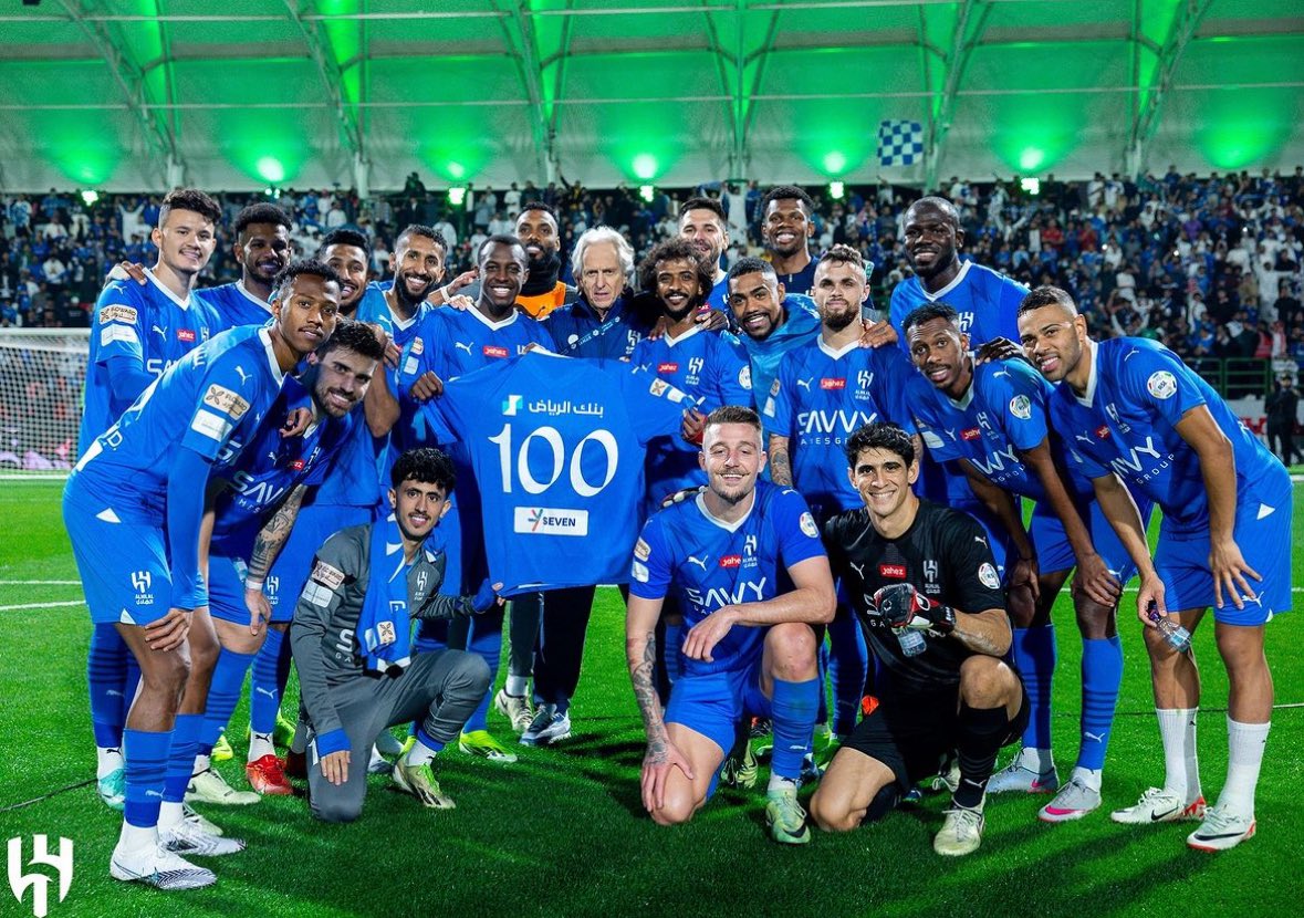 Saudabdualhamed's tweet photo. مباراة خاصة جدًا بالنسبة لي... أنا سعيد بوصولي إلى 100 مباراة مع نادي الهلال العظيم… ألف مبروك الفوز يا زعماء ومواصلة الصداره 💪🏽💙 https://t.co/1pACRq4e8Y