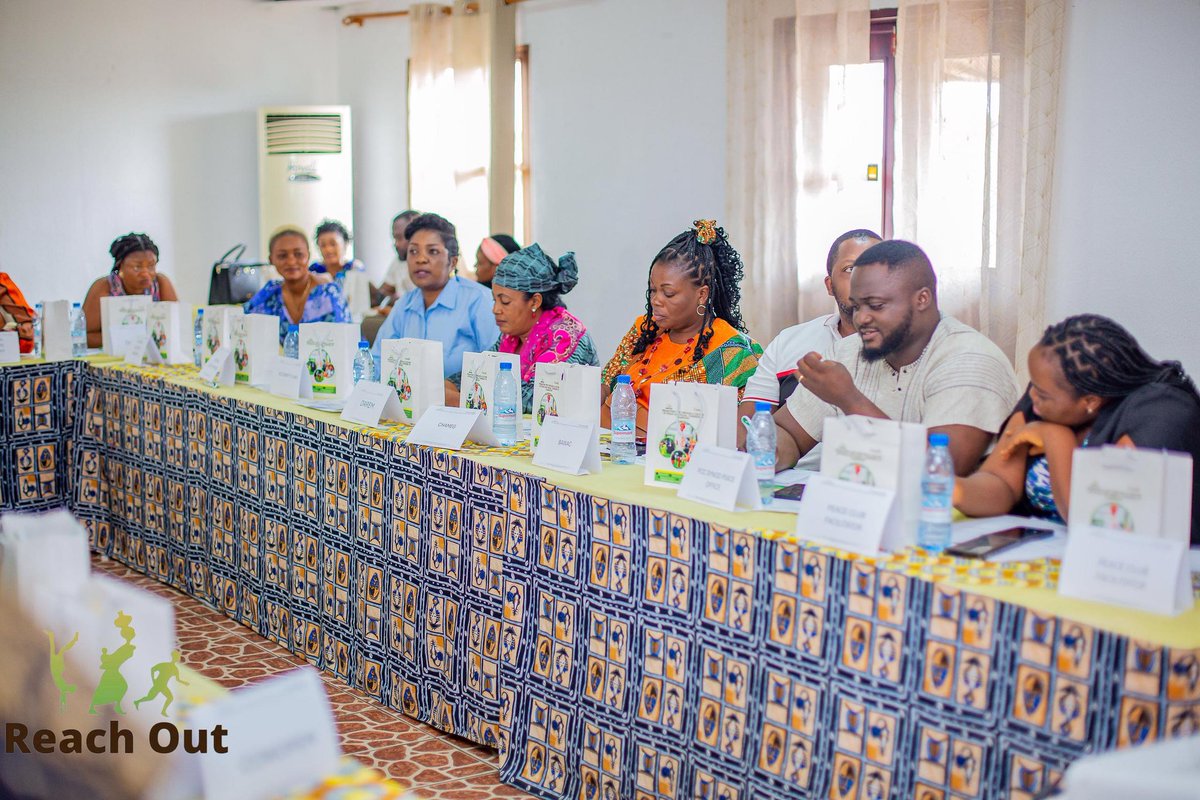 Reachoutreo's tweet photo. #PeaceTables in the #SWR are positioning women as agents of peace.
The reinstating of the female cot in Ekondo Titi with the "The Nyanga Mboka" ( Woman Leader) mediating in female issues & involved in overall conflict management within com'ties.
@jacqui_oneill
@GAC_Corporate https://t.co/lXV3oJNCVJ