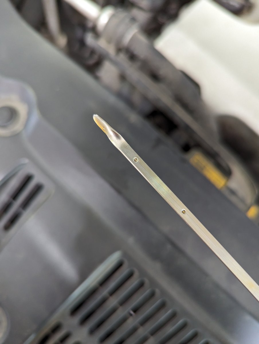 theriddler78's tweet photo. When you get your oil changed,  ALWAYS check the dipstick before you leave! This makes TWICE now our dipstick has shown LOW or NO oil right after getting the oil changed at @GulloToyota ! They gave us our next oil change for free to make it up to us... #toyota #Fail https://t.co/ZgX5pl9r9l