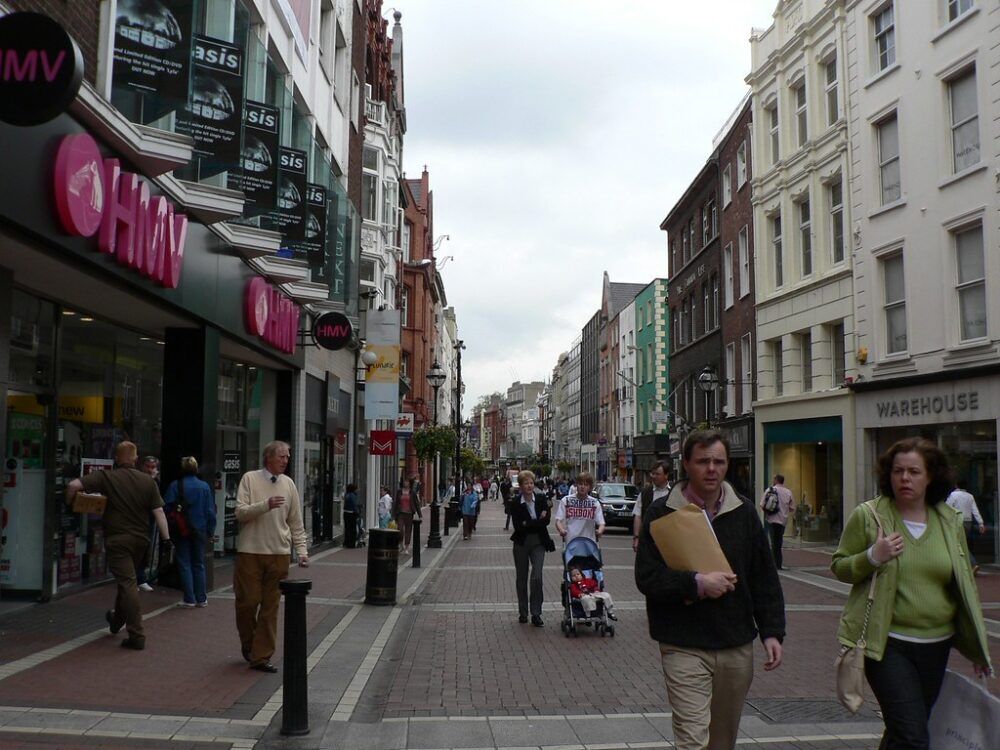 suzetrup's tweet photo. #BalladsofBritain Feb 27
Grafton Street – Dido 2008
Album: Safe Trip Home
https://t.co/S99tayomae
Grafton St in Dublin. Written by Dido, Brian Eno, and her brother Rollo. A tribute to her father after his passing. https://t.co/e9iP8xcDul