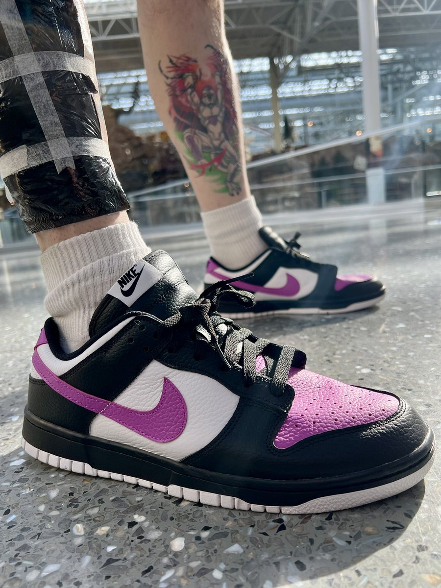 MattyH819's tweet image. Got tattooed in them today so why not go to a party in em! #KOTD #BHMKOTD #BHMKOTD24 #SNKRS #snkrskickcheck #snkrsliveheatingup 🎨🎆 @nikestore @Nike