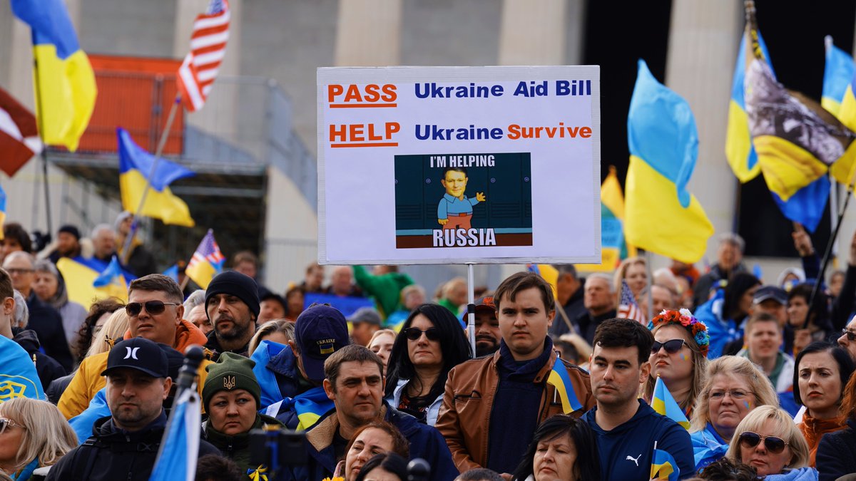 UnitedHelpUA's tweet photo. 02.24.24- Washington, D.C.
Thank you to the thousands who joined us from across the country to commemorate 2 years since the full-scale invasion and 10 years of war๐บ๐ฆ
#WashingtonDC #DCRally #RallyForUkraine #UkraineRally #2YearsOfWar #Ukraine https://t.co/ksQs2ZvoWa