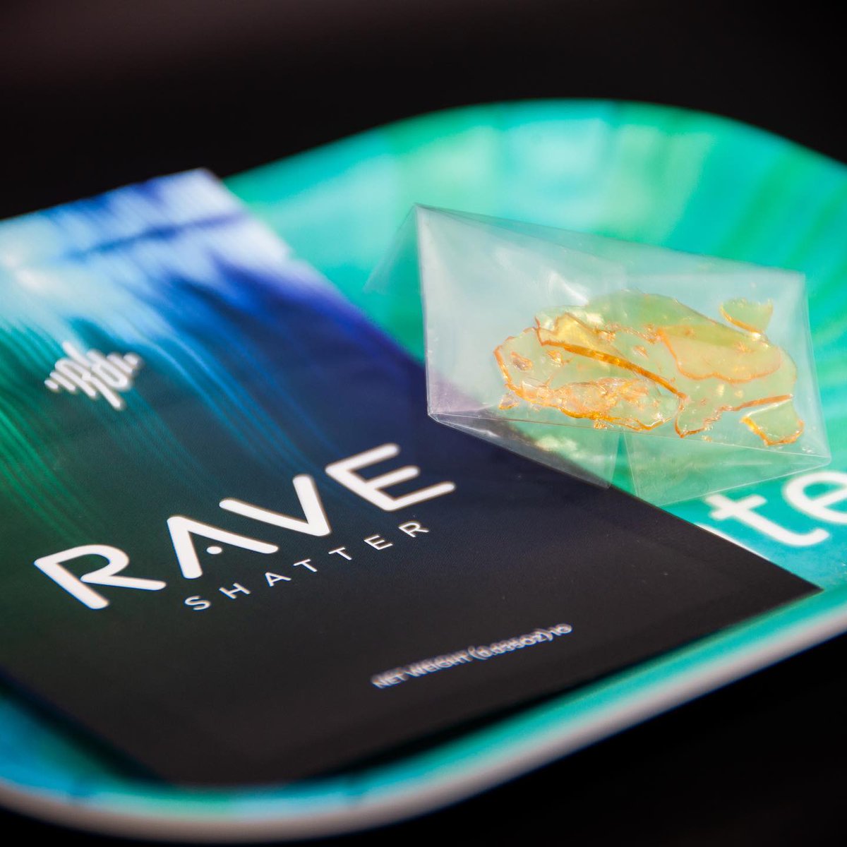 Remember the Candy Cane OG Shatter we watched  the crew weigh out? Take a look at it now! 😍
Visit us in Northampton or Worcester today to try it out for yourself &amp; stock up for the leap year! 😉🌿🔥🍯

#resinate #worcester #northamptonma #highsociety