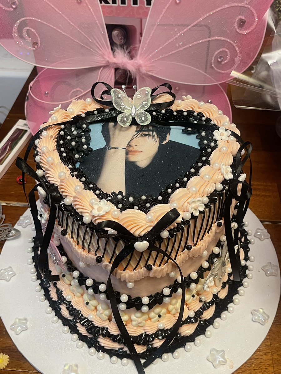 ilikesunghoons's tweet image. MY SUNGHOON BIRTHDAY CAKEEEE