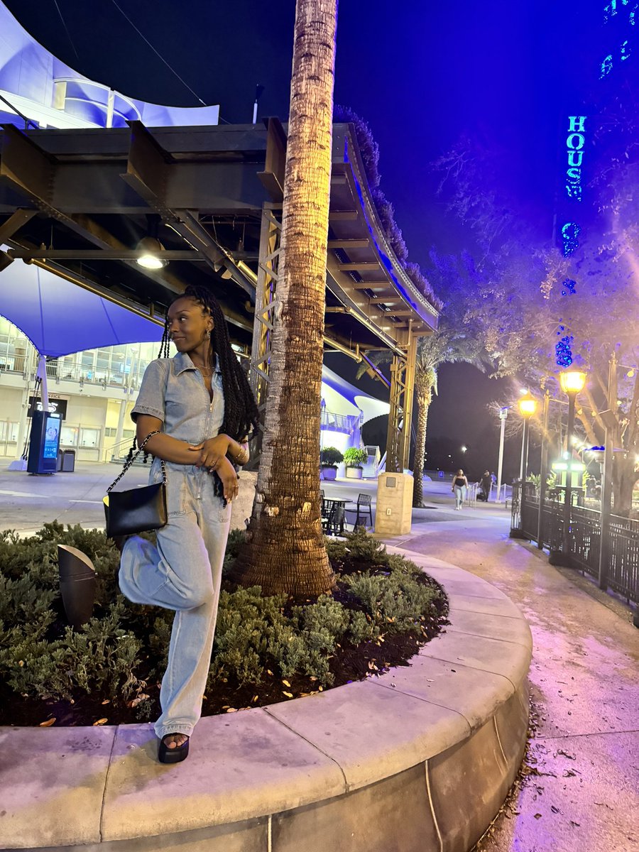 TLSOShit's tweet photo. In my element 🌊 https://t.co/l7v75AQYKq