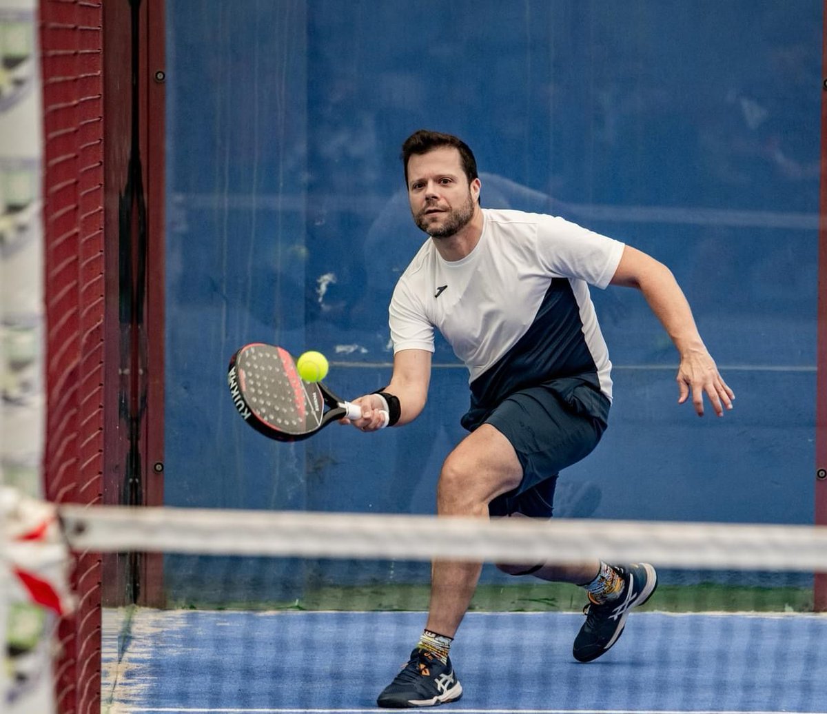 En el marco del Bicentenario de la Creación de la <a href="/policia/">Policía Nacional</a> el Sdo. O. Sastre del #RING7 de #COMGECEU ha sido 🥇en la 2ª categoría y 4° en la 1ª, ambas absolutas, del torneo de pádel organizado por la Jefatura Superior de Policía de Ceuta y <a href="/fpadelceuta/">Fed. Pádel Ceuta</a>
<a href="/MCANA_ET/">Mando de Canarias</a>
<a href="/EjercitoTierra/">Ejército de Tierra 🇪🇸</a>