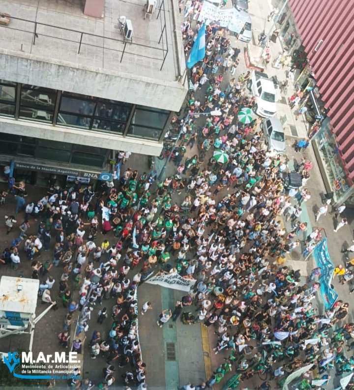 MarmeMovimiento's tweet photo. 📢Hoy en #MardelPlata jornada de paro y movilización. Seguiremos defendiendo el derecho a una vida digna con trabajo, salud, educación y justicia para todxs.
@MovimientoMArME https://t.co/adHtW2HQXA