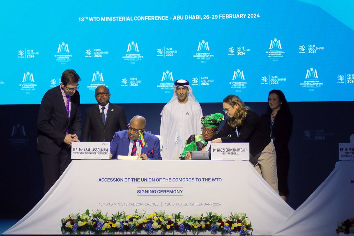 SGGPrime's tweet photo. Honoré d’avoir assisté à ce moment historique où les 🇰🇲 accèdent à @wto sous le leadership du @PR_AZALI & @ahmedalibazi 
Espérons pouvoir enclencher les réformes nécessaires pour que le pays puisse en tirer profit. 
Mes félicitations à tous ceux et celles qui ont œuvré pour cette réussite #WTOMC13AbuDhabi