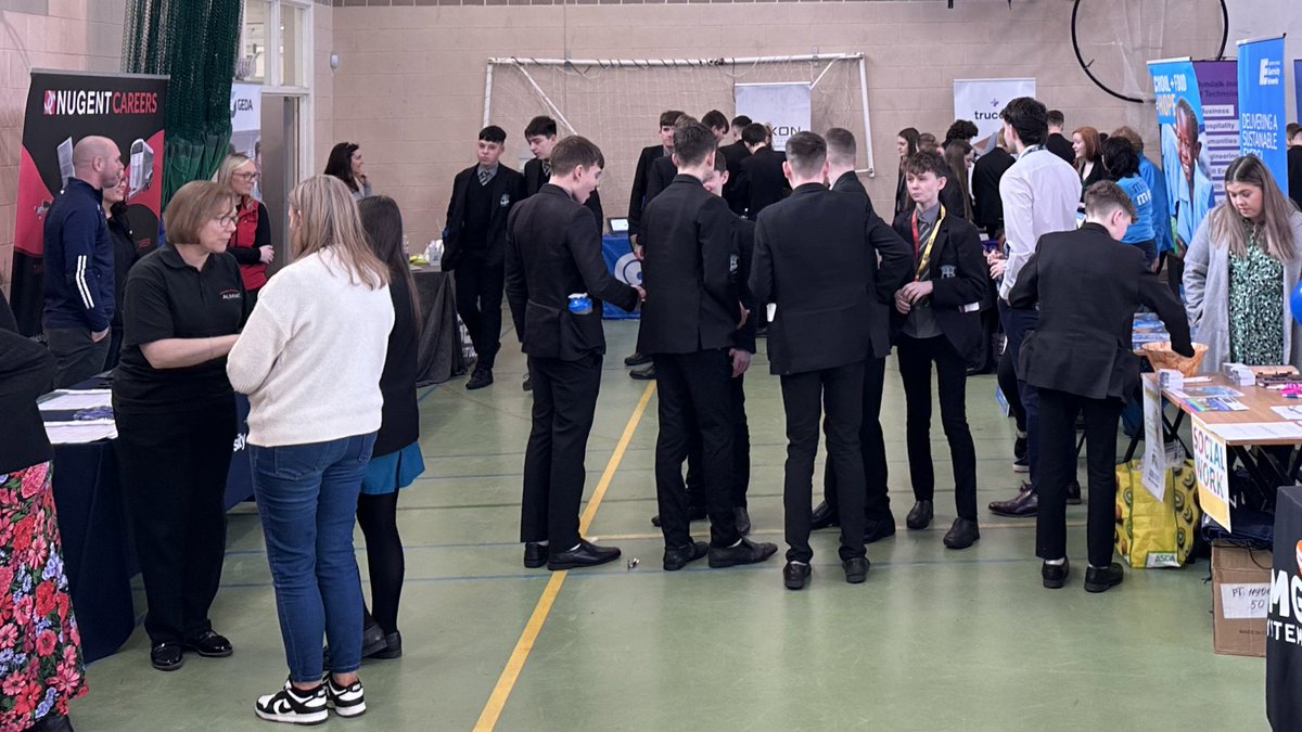 ThinkDkIT's tweet image. Today we attended St. Ciaran’s College, Ballygawley careers fair

Great to meet &amp;amp; engage with students &amp;amp; parents about 3rd level study opportunities &amp;amp; Pathways into @DkIT_ie

We accept A-Level &amp;amp; BTECs

CAO application process reopens on 5th March

@stciaransballyg
#ThinkDkIT