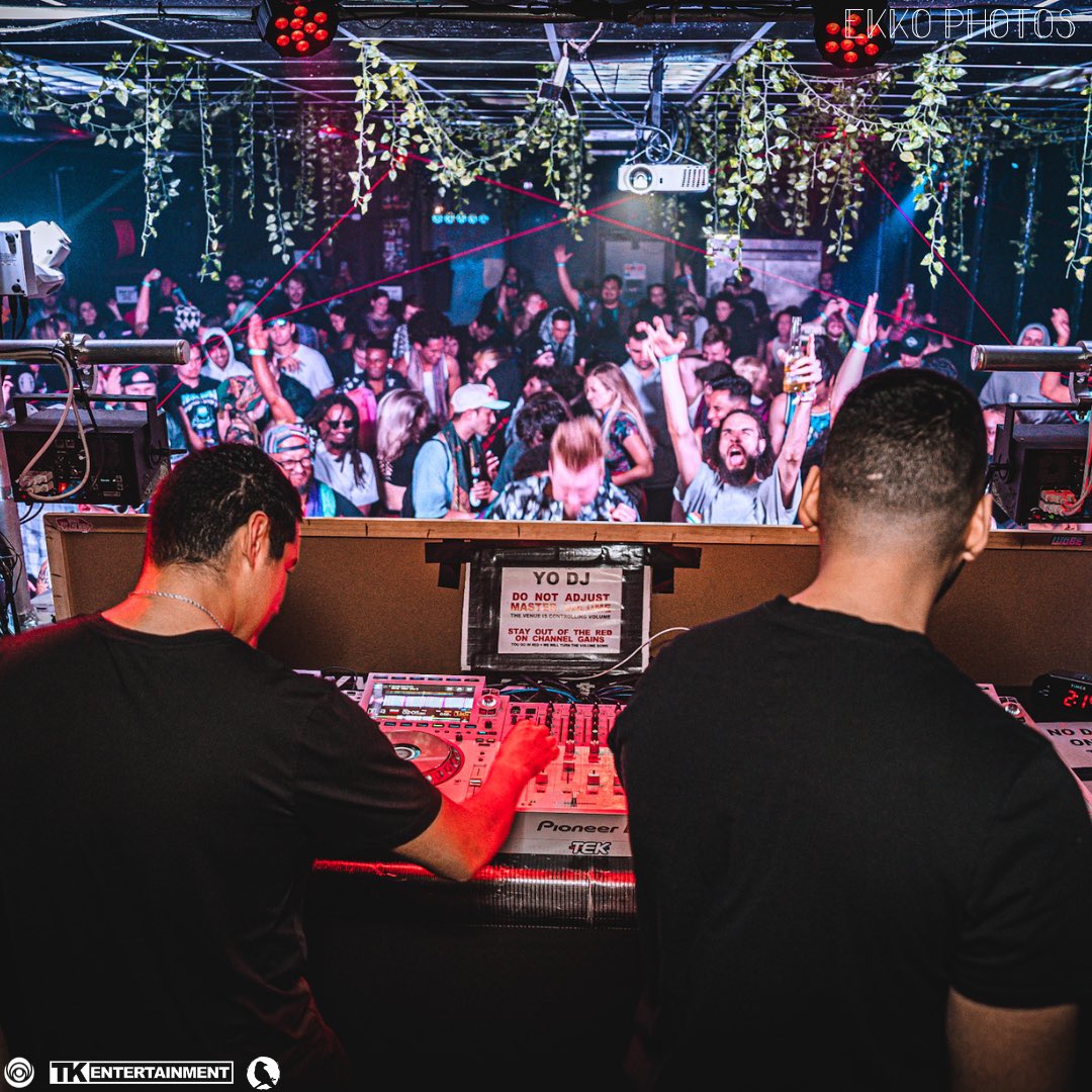 DefiantPresents's tweet photo. Reminiscing today of the memories we created during our last event at @louiejayxx ‘s ‘AURA’ TOUR with special guest, @woddofficial ! 🔥🥲 The full album shot by @ehhko.photography is now live on our FB page or in our bio! ➟ https://t.co/VYkFrscdfF 🎸🌐⚔️ #MondayMemory https://t.co/jfDyV1UuJb