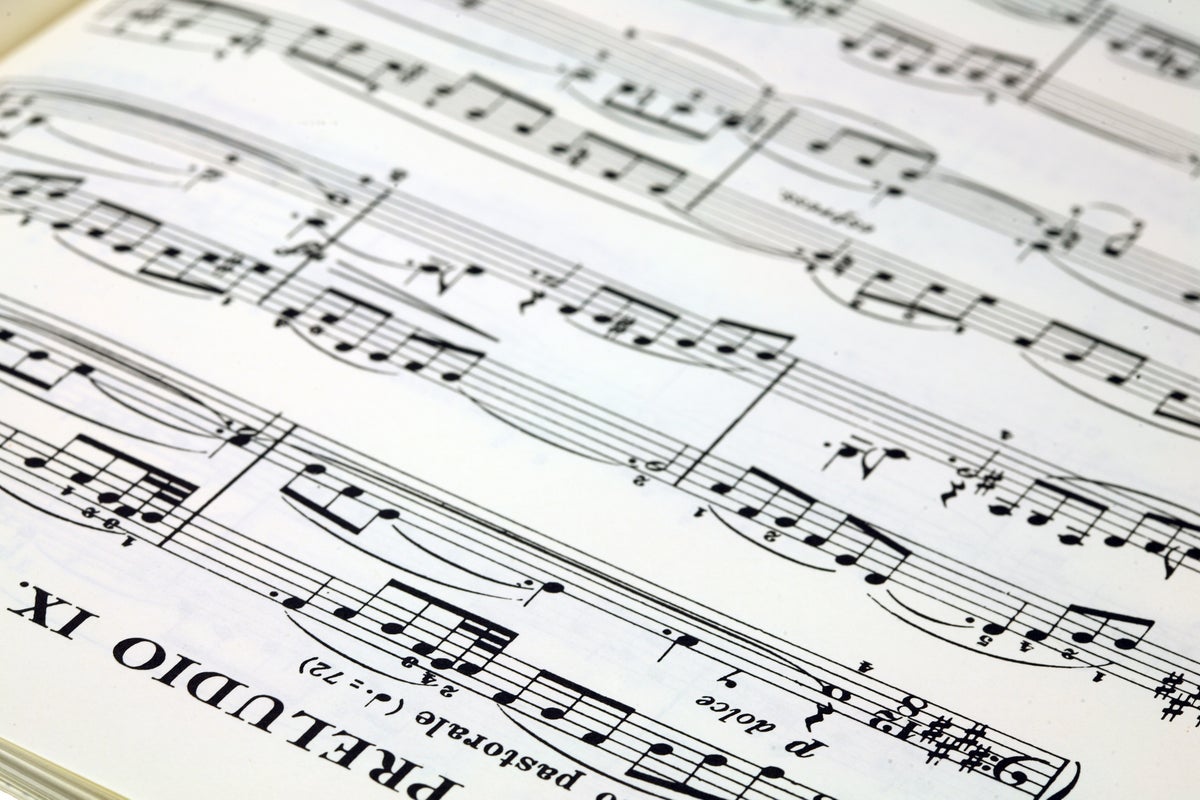 TechGuideAI's tweet image. Fizikçiler Johann Sebastian Bach'ın müziğinin bilgi aktarımına yardımcı olan matematiksel örüntüler içerdiğini keşfetti