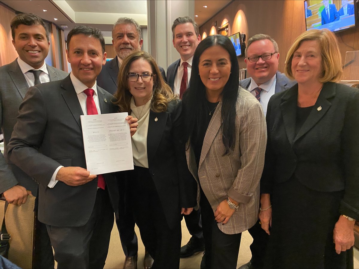 Minister @viraniarif has tabled the Online Harms Act. This legislation will create a baseline standard for online platforms to keep Canadians safe. Canadians deserve to be safe in all aspects of their lives – including online. #ProtectKidsOnline