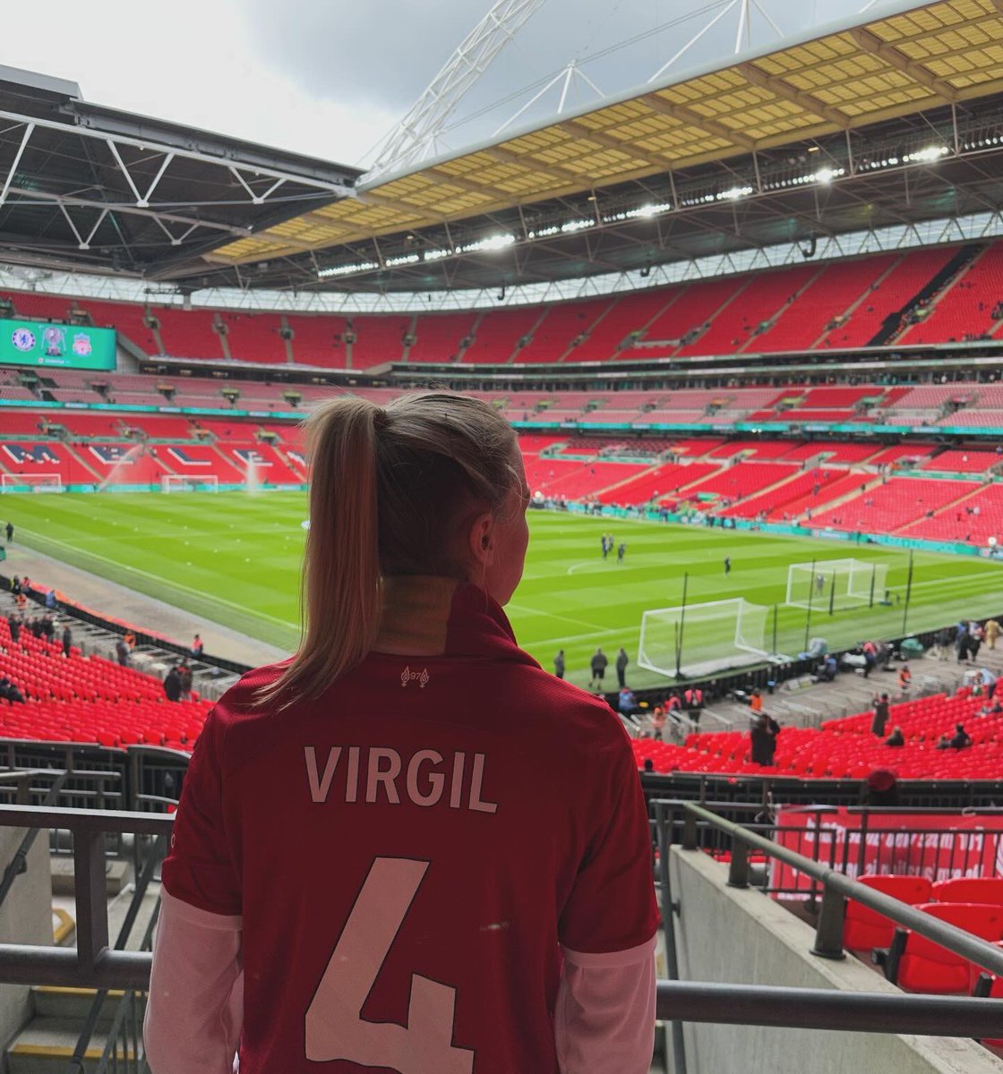 duffield_sara's tweet photo. The best day ever!!! ❤️❤️

@LFC @AnythingLFC_ @VirgilvDijk @Carabao_Cup #Liverpool https://t.co/tXDKd9KlOT